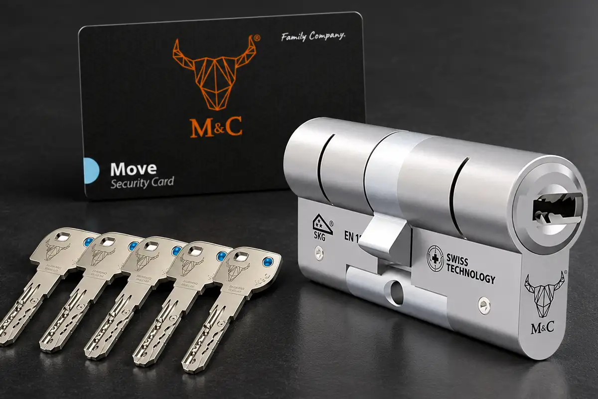 Detalle del cilindro de seguridad M&C MOVE y su llave